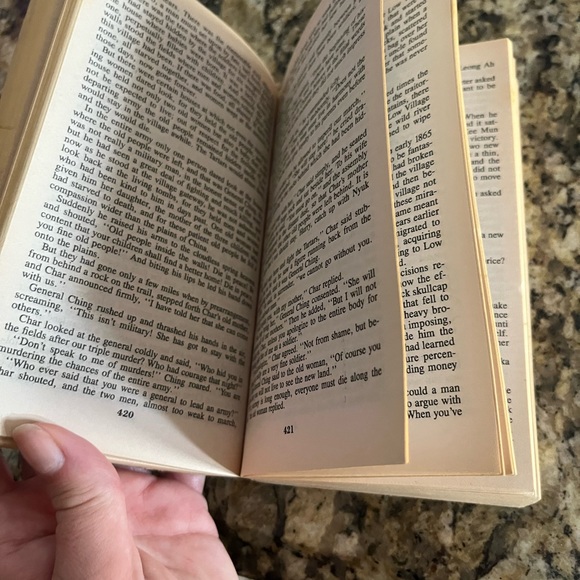 Book Hawaii - Picture 2 of 2